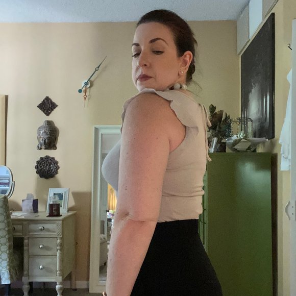 EUC Anthropologie Little Yellow Button Beige Top S - Picture 2 of 5